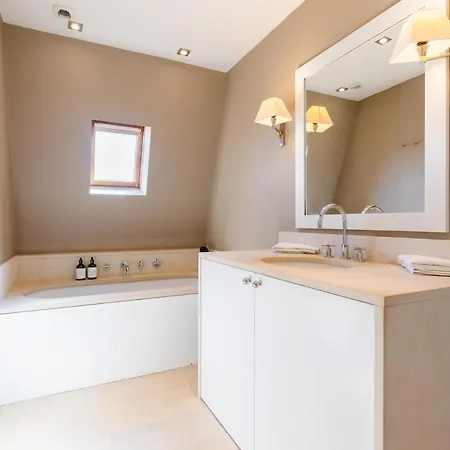 Le Belvedere - Penthouse With Sea & Country Views Apartmán
